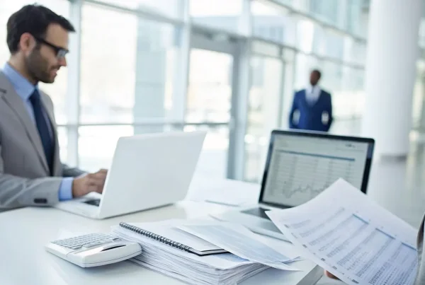 Business team analyzing cash discount payment processing options.